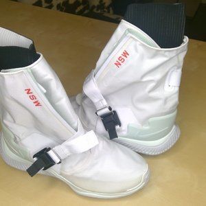 Nike NSW Gaiter Boots- Barely Green  US 9.5W